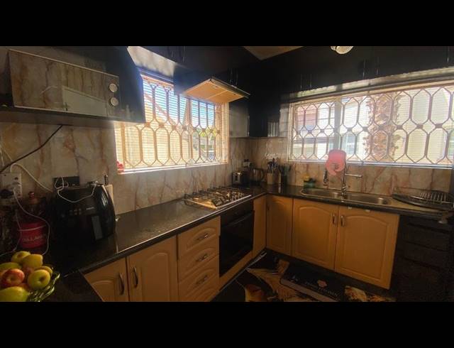 3 BEDROOM APARTMENT FOR SALE IN BEDFORD GARDENS